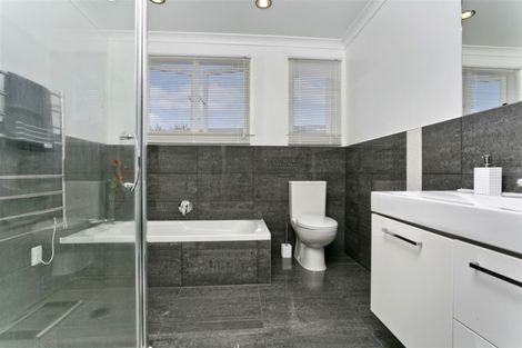 Photo of property in 2 Peter Terrace, Castor Bay, Auckland, 0620
