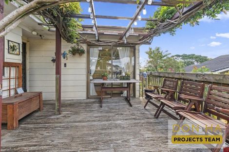 Photo of property in 10 Purata Place, Mangere Bridge, Auckland, 2022
