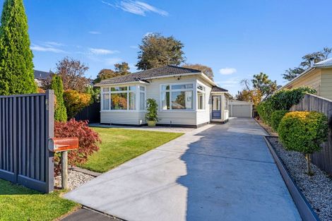 Photo of property in 35 Cleveland Street, Edgeware, Christchurch, 8013