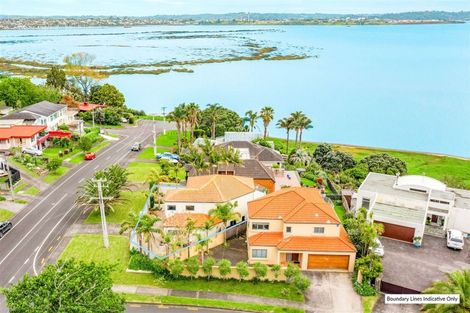 Photo of property in 122 Beach Road, Te Atatu Peninsula, Auckland, 0610