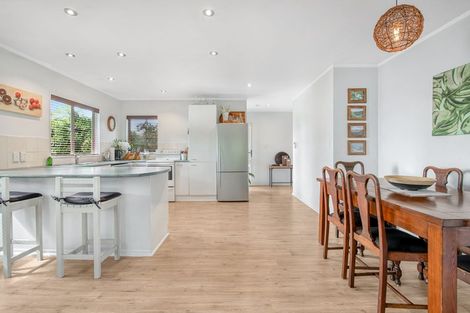 Photo of property in 19a Parakai Avenue, Parakai, 0830