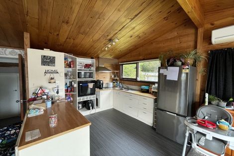 Photo of property in 9 Ngahere Street, Inglewood, 4330