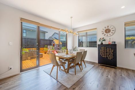 Photo of property in 7 Ropere Street, Kumeu, 0810