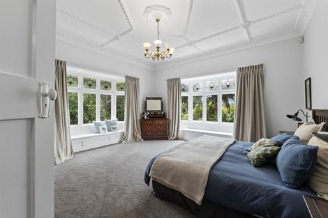 Photo of property in 18 Ridge Lane, New Plymouth, 4310