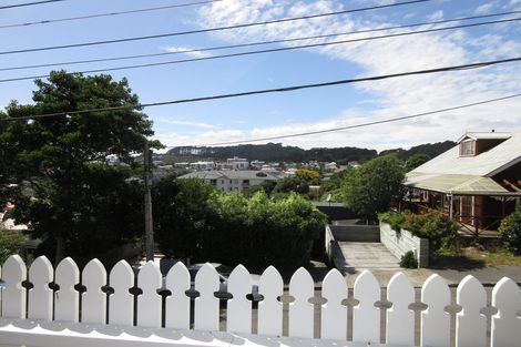 Photo of property in 10 Stanley Street, Berhampore, Wellington, 6023
