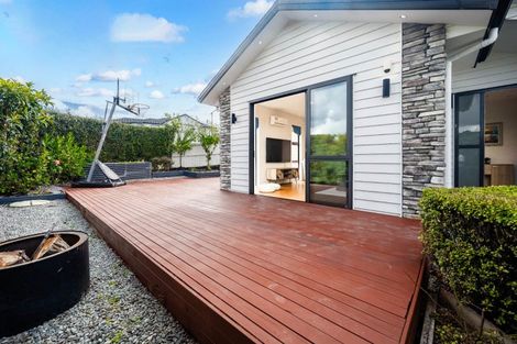 Photo of property in 2 Gemscott Crescent, Huapai, Kumeu, 0810