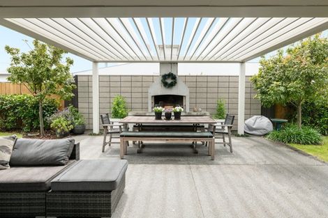 Photo of property in 45 Butterworth Crescent, Papamoa Beach, Papamoa, 3118