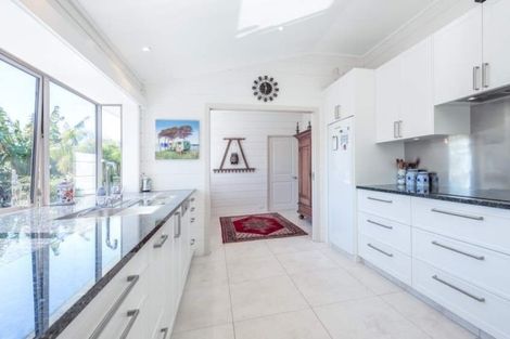 Photo of property in 11 Valerie Crescent, Okura, Albany, 0792