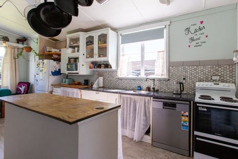 Photo of property in 25 Ruahine Street, Dannevirke, 4930