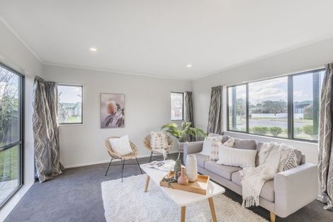 Photo of property in 16 Beachwater Grove, Paraparaumu Beach, Paraparaumu, 5032