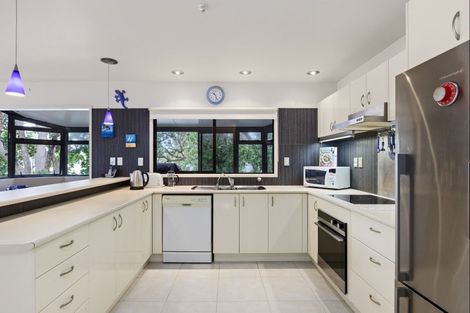 Photo of property in 15f Puriri Avenue, Orewa, 0931