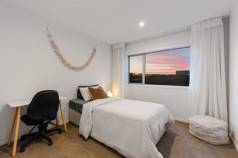 Photo of property in 69 Glenvar Ridge Road, Long Bay, Auckland, 0630