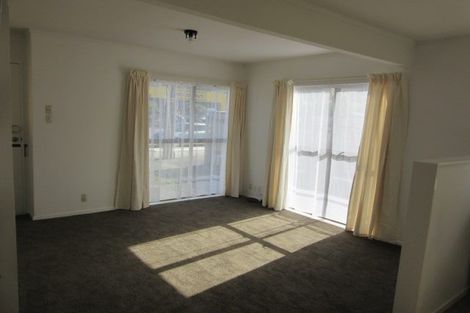 Photo of property in 2/103 Rongotai Road, Kilbirnie, Wellington, 6022