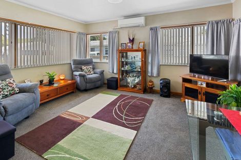 Photo of property in 16 Ongo Road, Hunterville, 4730