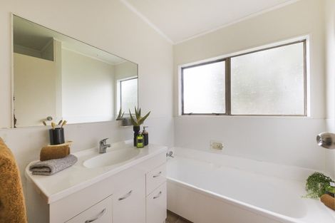 Photo of property in 14 Meadowbrook Drive, Cloverlea, Palmerston North, 4412