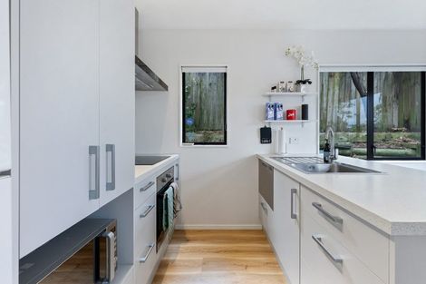 Photo of property in 2/78 Vodanovich Road, Te Atatu South, Auckland, 0610