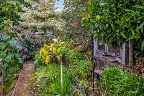 Photo of property in 17 Nevada Drive, Merrilands, New Plymouth, 4312