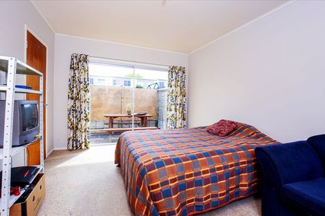 Photo of property in 216 Captain Springs Road, Onehunga, Auckland, 1061