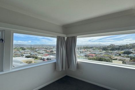 Photo of property in 35 Cavendish Square, Strathmore Park, Wellington, 6022