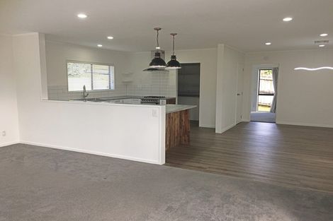 Photo of property in 62 Golfland Drive, Golflands, Auckland, 2013