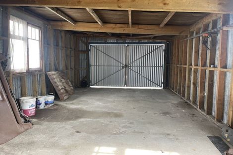 Photo of property in 50 Seaward Road, Edendale, 9825