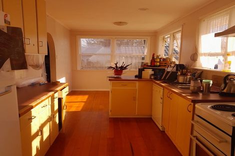 Photo of property in 60 Kingdale Road, Henderson, Auckland, 0610