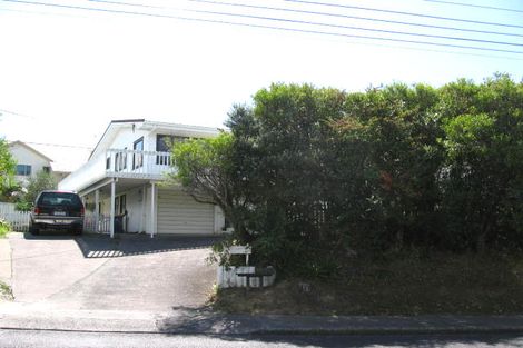 Photo of property in 2/19 Carlisle Road, Torbay, Auckland, 0630