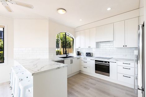 Photo of property in 87 Eliot Street, New Plymouth, 4310