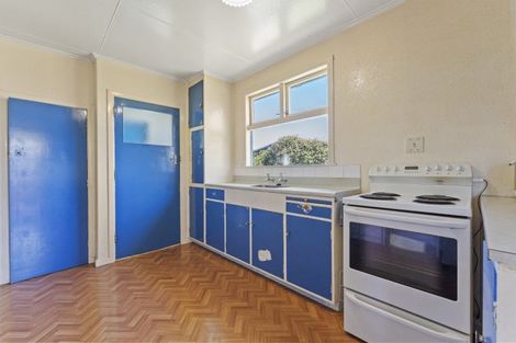 Photo of property in 12 Chester Crescent, West End, Palmerston North, 4410