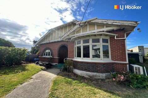 Photo of property in 105 Macandrew Road, South Dunedin, Dunedin, 9012