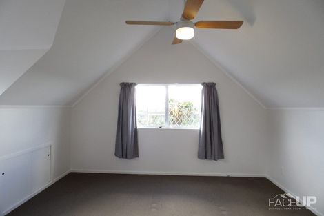 Photo of property in 1/150 Luckens Road, West Harbour, Auckland, 0618