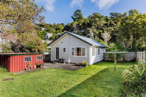 Photo of property in 66 Airlie Road, Plimmerton, Porirua, 5026