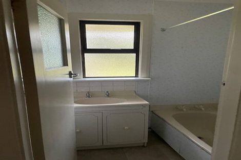 Photo of property in 415 Kaikorai Valley Road, Bradford, Dunedin, 9011