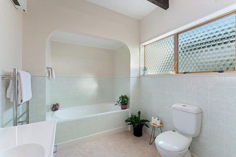 Photo of property in 4 Sunny Glen, Waikanae, 5036