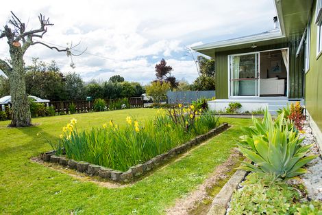 Photo of property in 11 Park Road, Patutahi, Gisborne, 4072
