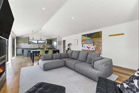 Photo of property in 9 Mcdonald Street, Wanaka, 9305