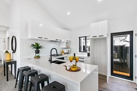 Photo of property in 54d Te Atatu Road, Te Atatu South, Auckland, 0610