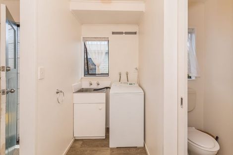 Photo of property in 9 Douglas Street, Levin, 5510