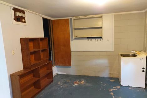 Photo of property in 18 Preston Avenue, Henderson, Auckland, 0610