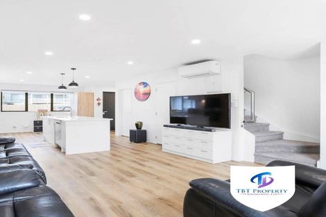 Photo of property in 8/25 Vodanovich Road, Te Atatu South, Auckland, 0610