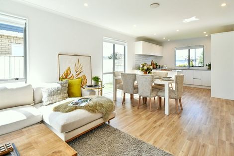 Photo of property in 9 Waituarua Drive, Takanini, 2112