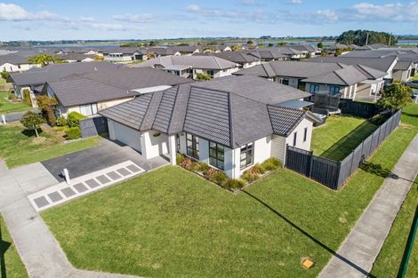 Photo of property in 20 Scotsmoor Drive, Wattle Downs, Auckland, 2103