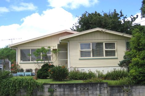 Photo of property in 15 Rambler Crescent, Beach Haven, Auckland, 0626