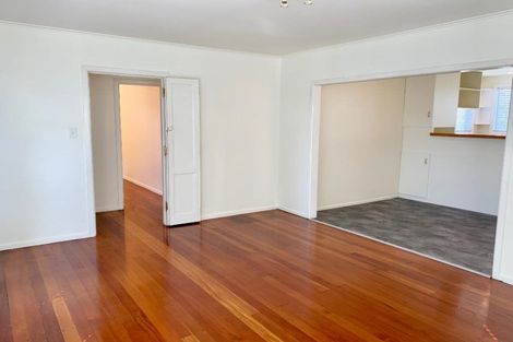Photo of property in 2/164 Forrest Hill Road, Forrest Hill, Auckland, 0620