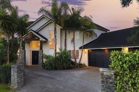 Photo of property in 2 Oscar Road, Greenhithe, Auckland, 0632