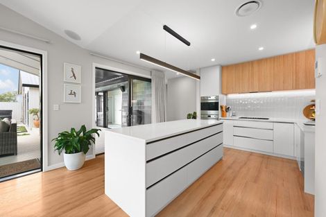 Photo of property in 92 Hugo Shaw Drive, Cambridge, 3434