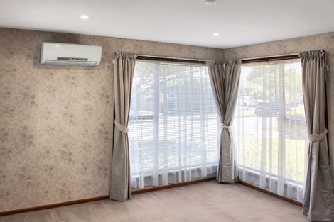 Photo of property in 4 Bendale Place, Avonhead, Christchurch, 8042