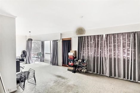 Photo of property in 2/5 Gazelle Avenue, Beach Haven, Auckland, 0626