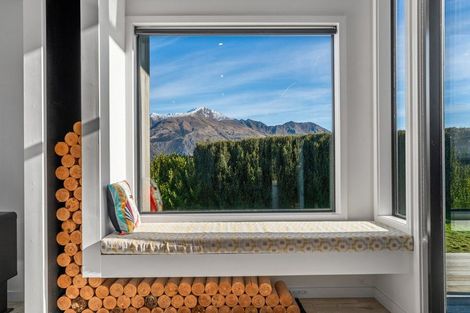 Photo of property in 25 Matipo Street, Wanaka, 9305