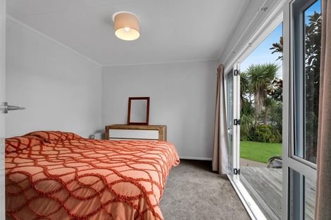 Photo of property in 10 Strandon Place, Strandon, New Plymouth, 4312